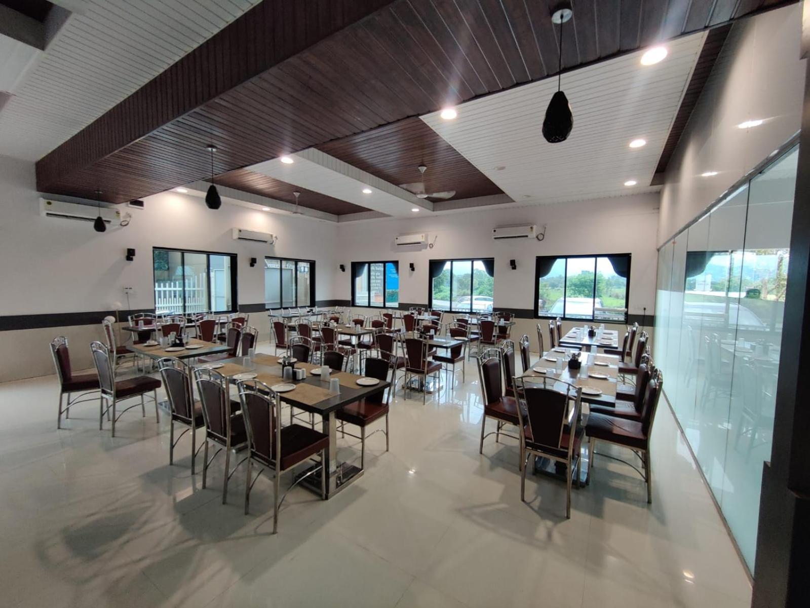 Paramount Riverfront Resort & Spa, Karjat Exterior foto